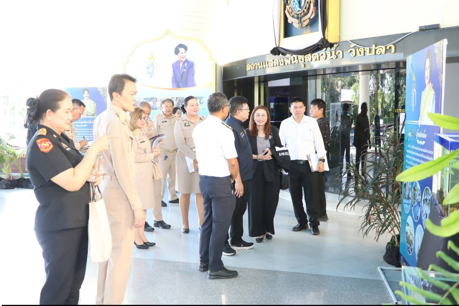 title - ศพส. ประชุมเตรียมความพร้อมจัดนิทรรศการ งานพระราชพิธีถวายพระเพลิงพระบรมศพ สมเด็จพระนางเจ้าสิริกิติ์ พระบรมราชินีนาถ พระบรมราชชนนีพันปีหลวง ณ ศูนย์ส่งเสริมและพัฒนาอาชีพเสริมนอกภาคการเกษตร (ศูนย์ศิลปาชีพ บางไทรฯ (เดิม)) 